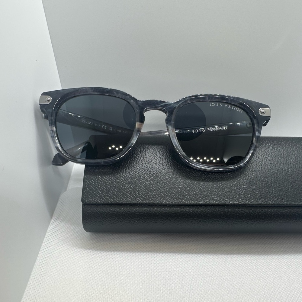 Louis Vuitton Signature Square Round Sunglasses-  Anthracite